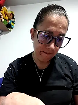 Snapshot of CHARLOTTE_1711 chatting on October 19, 2025, 4:26 am CHARLOTTE 1711 online show from October 19, 2025, 4:26 am