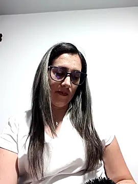 Snapshot of CHARLOTTE_1711 chatting on September 29, 2025, 3:57 am CHARLOTTE 1711 online show from September 29, 2025, 3:57 am