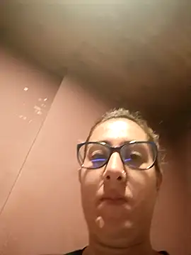 CHARLOTTE 1711 online show from February 27, 2026, 3:51 am