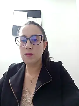 CHARLOTTE 1711 online show from February 19, 2025, 12:25 am