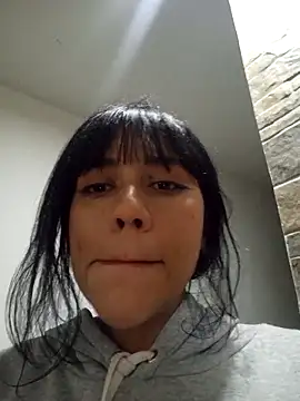 juli love11 online show from January 25, 2025, 4:45 am