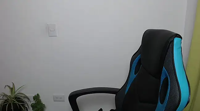 juli love11 online show from March 4, 2025, 11:11 pm