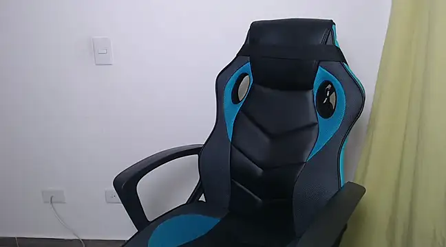 juli love11 online show from February 17, 2025, 11:54 pm