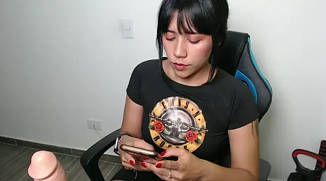 juli love11 online show from January 22, 2025, 12:16 am