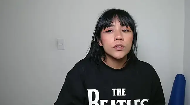 juli love11 online show from January 23, 2025, 10:33 pm