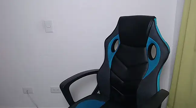 juli love11 online show from February 14, 2025, 2:50 am