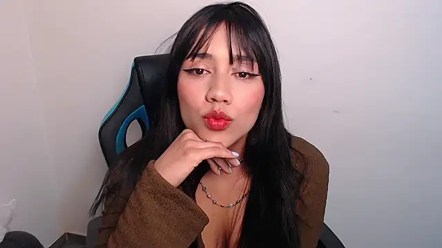 juli love11 online show from September 14, 2025, 2:34 am