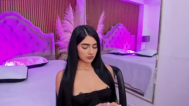 Snapshot of BellaaStorm chatting on December 19, 2025, 5:00 am BellaaStorm online show from December 19, 2025, 5:00 am