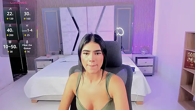 Snapshot of BellaaStorm chatting on October 6, 2025, 2:18 pm BellaaStorm online show from October 6, 2025, 2:18 pm