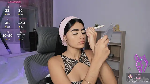 Snapshot of BellaaStorm chatting on September 28, 2025, 12:56 pm BellaaStorm online show from September 28, 2025, 12:56 pm