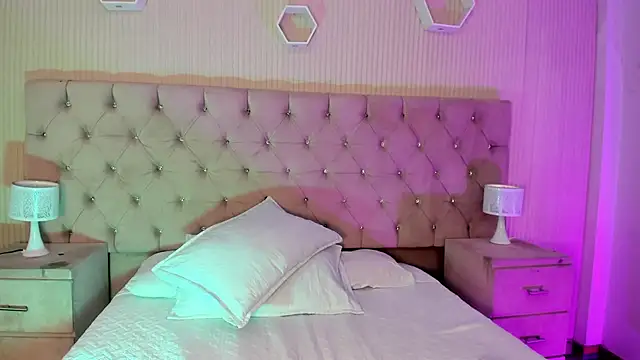 Snapshot of BellaaStorm chatting on October 29, 2025, 9:25 pm BellaaStorm online show from October 29, 2025, 9:25 pm