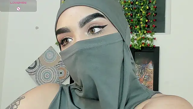 Snapshot of Maissa_Alabi chatting on October 18, 2025, 6:54 pm Maissa Alabi online show from October 18, 2025, 6:54 pm