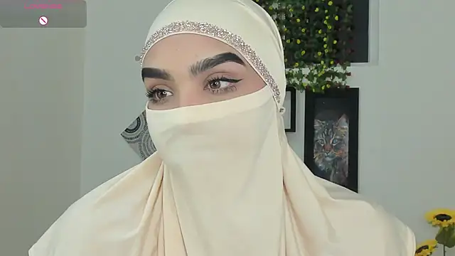 Snapshot of Maissa_Alabi chatting on October 6, 2025, 6:19 pm Maissa Alabi online show from October 6, 2025, 6:19 pm