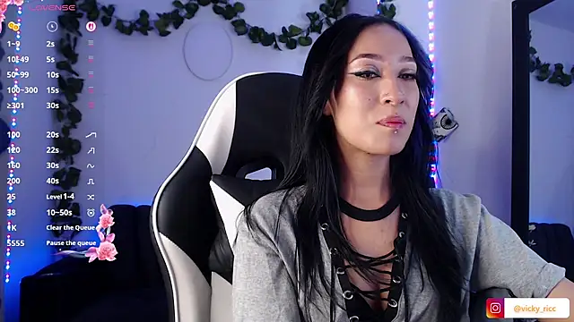 victoria ricci a online show from October 11, 2025, 12:44 am