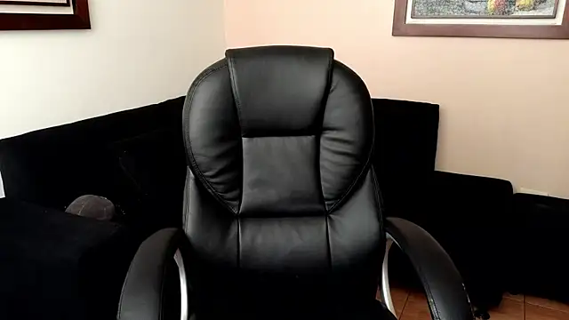 hairyncuteass online show from November 30, 2025, 11:44 am