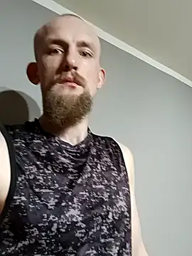 Snapshot of larzik94 chatting on February 11, 2026, 6:30 pm larzik94 online show from February 11, 2026, 6:30 pm