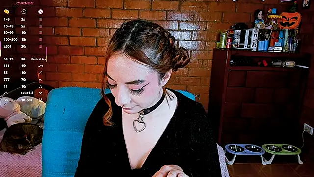 Snapshot of Annycolin_ chatting on February 13, 2026, 9:37 pm Annycolin online show from February 13, 2026, 9:37 pm