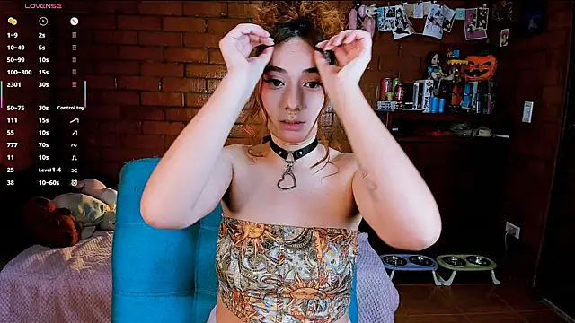 Snapshot of Annycolin_ chatting on February 20, 2026, 10:55 pm Annycolin online show from February 20, 2026, 10:55 pm