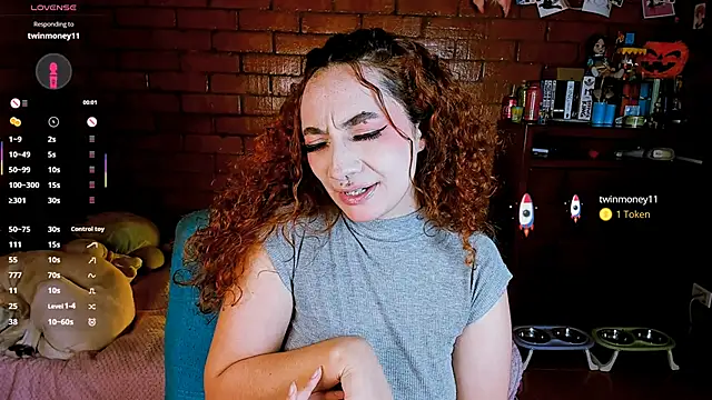 Snapshot of Annycolin_ chatting on February 10, 2026, 3:27 am Annycolin online show from February 10, 2026, 3:27 am