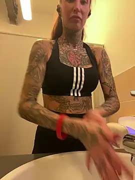 Black sweet Rose online show from February 3, 2025, 7:52 pm