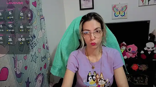 Snapshot of Princezzlove3 chatting on September 25, 2025, 12:27 am Princezzlove3 online show from September 25, 2025, 12:27 am