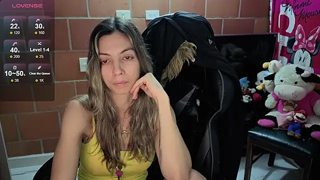 Snapshot of Princezzlove3 chatting on October 6, 2025, 11:38 pm Princezzlove3 online show from October 6, 2025, 11:38 pm