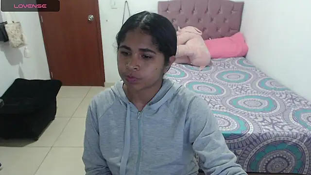 july-feria online show from February 3, 2025, 10:43 pm
