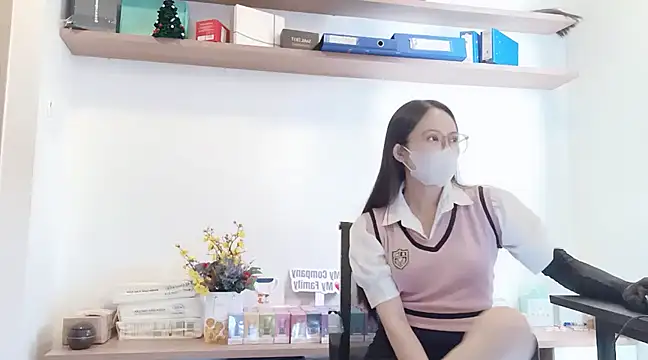 Lush-Office online show from February 18, 2025, 1:32 am