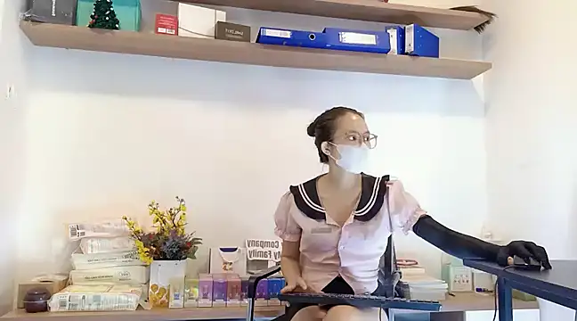 Lush-Office online show from February 7, 2025, 11:45 pm
