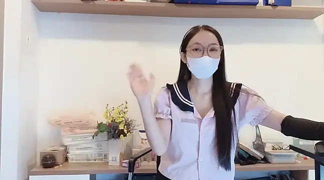 Lush-Office online show from February 25, 2025, 11:10 am