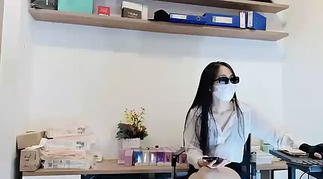 Lush-Office online show from January 18, 2025, 2:23 pm