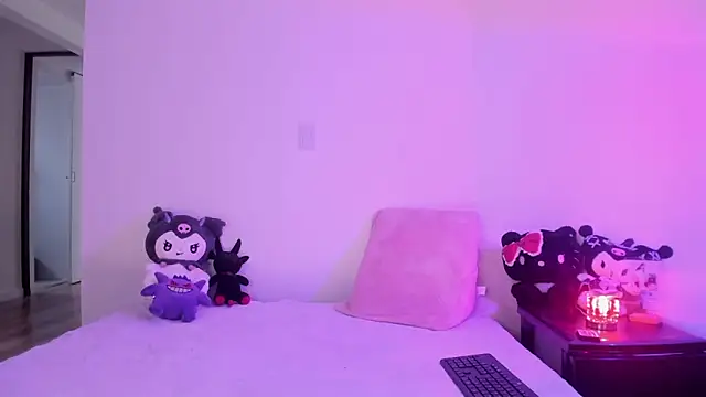 Snapshot of raven__white1 chatting on October 29, 2025, 7:02 pm raven white1 online show from October 29, 2025, 7:02 pm