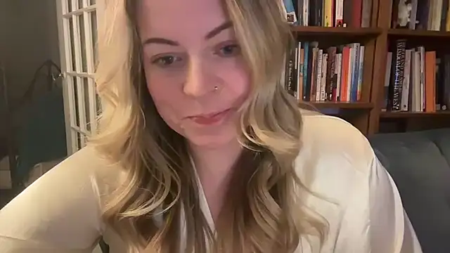 Snapshot of girlnextdoorjoelle chatting on January 11, 2025, 8:43 am girlnextdoorjoelle online show from January 11, 2025, 8:43 am