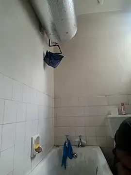 omalicha98 online show from April 2, 2026, 1:18 pm