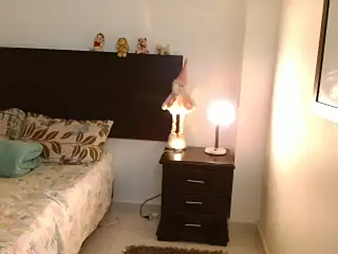 Aurrorasweet online show from February 11, 2025, 3:40 am