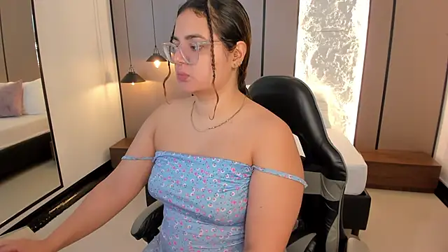 lilly ass  online show from February 21, 2026, 12:18 pm