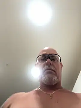 carlospingalinda online show from March 11, 2025, 7:35 am