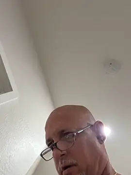 carlospingalinda online show from September 19, 2025, 11:53 pm