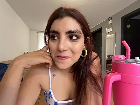 MartinaSooler online show from March 9, 2025, 8:10 pm