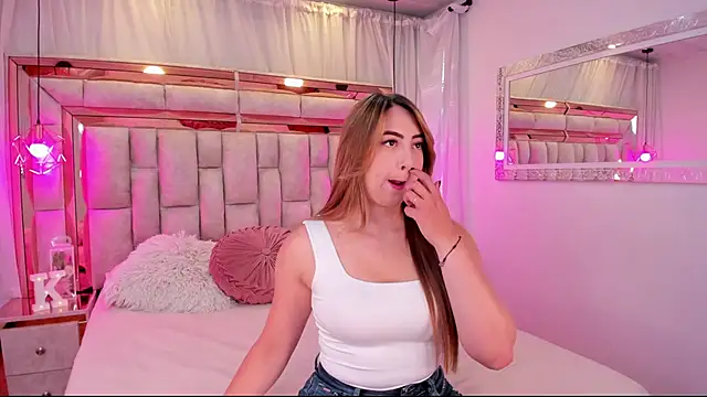 Snapshot of Katalina_Evans chatting on September 25, 2025, 12:00 pm Katalina Evans online show from September 25, 2025, 12:00 pm