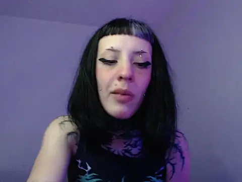 Snapshot of bad_doll_bb chatting on October 24, 2025, 4:44 am bad doll bb online show from October 24, 2025, 4:44 am