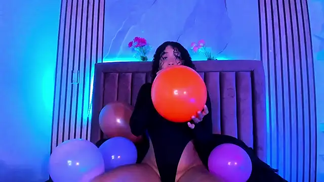 Snapshot of BrigitteRoy_ chatting on October 22, 2025, 3:06 am BrigitteRoy  online show from October 22, 2025, 3:06 am