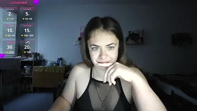 Snapshot of Your___Hope chatting on October 15, 2025, 5:39 am Your   Hope online show from October 15, 2025, 5:39 am