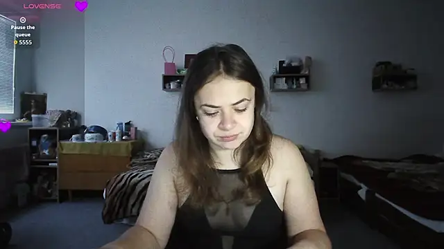 Snapshot of Your___Hope chatting on November 11, 2025, 6:52 am Your Hope online show from November 11, 2025, 6:52 am