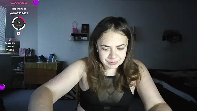 Snapshot of Your___Hope chatting on October 11, 2025, 5:41 am Your   Hope online show from October 11, 2025, 5:41 am