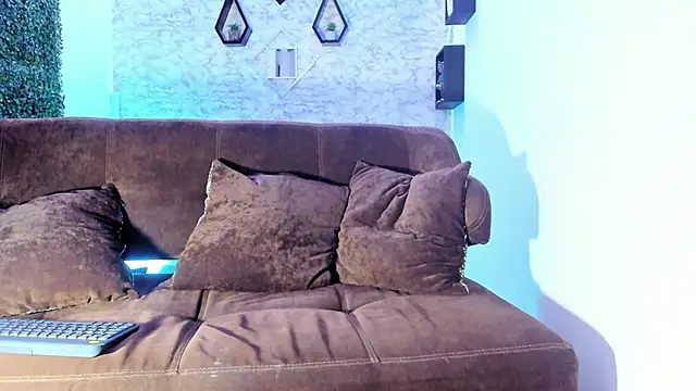 Snapshot of Thomass_conor chatting on October 14, 2025, 11:00 am Thomass conor online show from October 14, 2025, 11:00 am