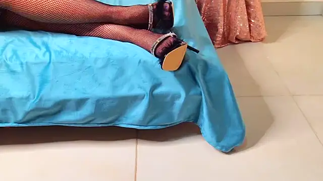 Snapshot of --SUNNY-- chatting on October 28, 2025, 7:51 am --SUNNY-- online show from October 28, 2025, 7:51 am