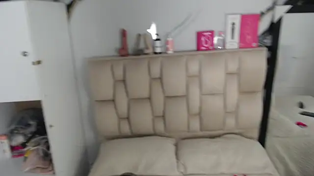 esmeralda-bk online show from March 27, 2026, 10:00 pm