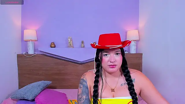 ScarletEmber3 online show from September 11, 2025, 5:07 am