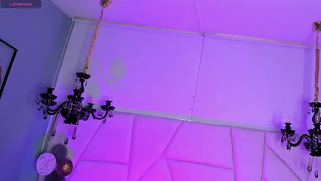 Snapshot of Aitana_Hilton_ chatting on October 17, 2025, 11:56 am Aitana Hilton online show from October 17, 2025, 11:56 am